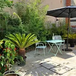 Des Dames 40m2,jardin Fleuri