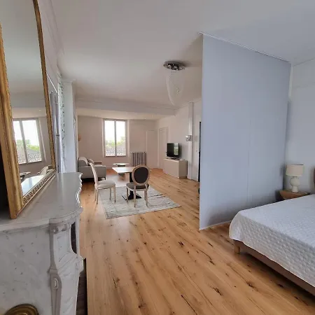 Des Dames 40m2,jardin Fleuri Apartamento