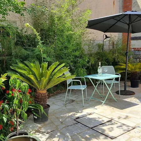 Des Dames 40m2,jardin Fleuri