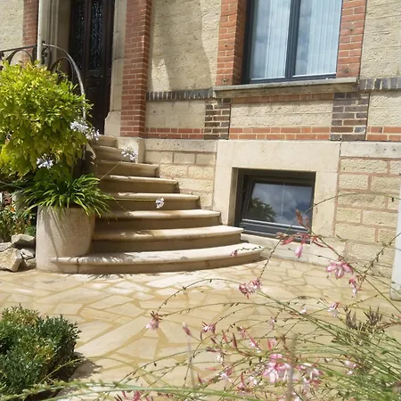 Des Dames 40m2,jardin Fleuri Apartamento *