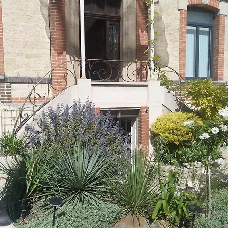 Des Dames 40m2,jardin Fleuri