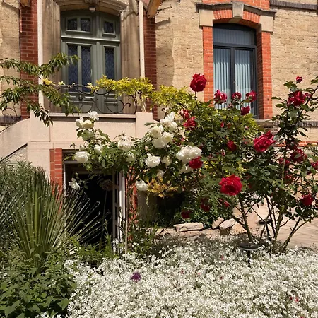 Des Dames 40m2,jardin Fleuri *
